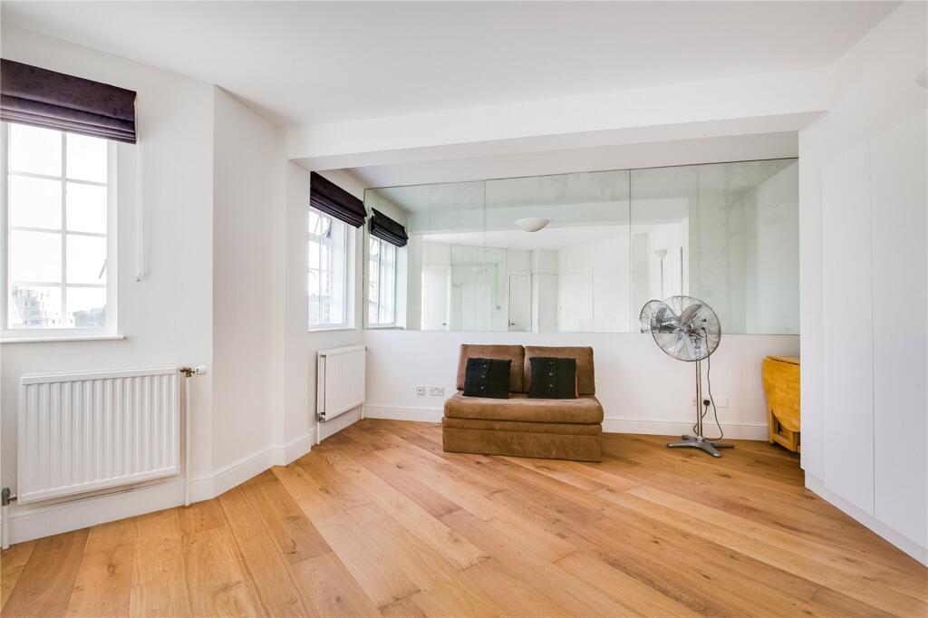 Studio Room