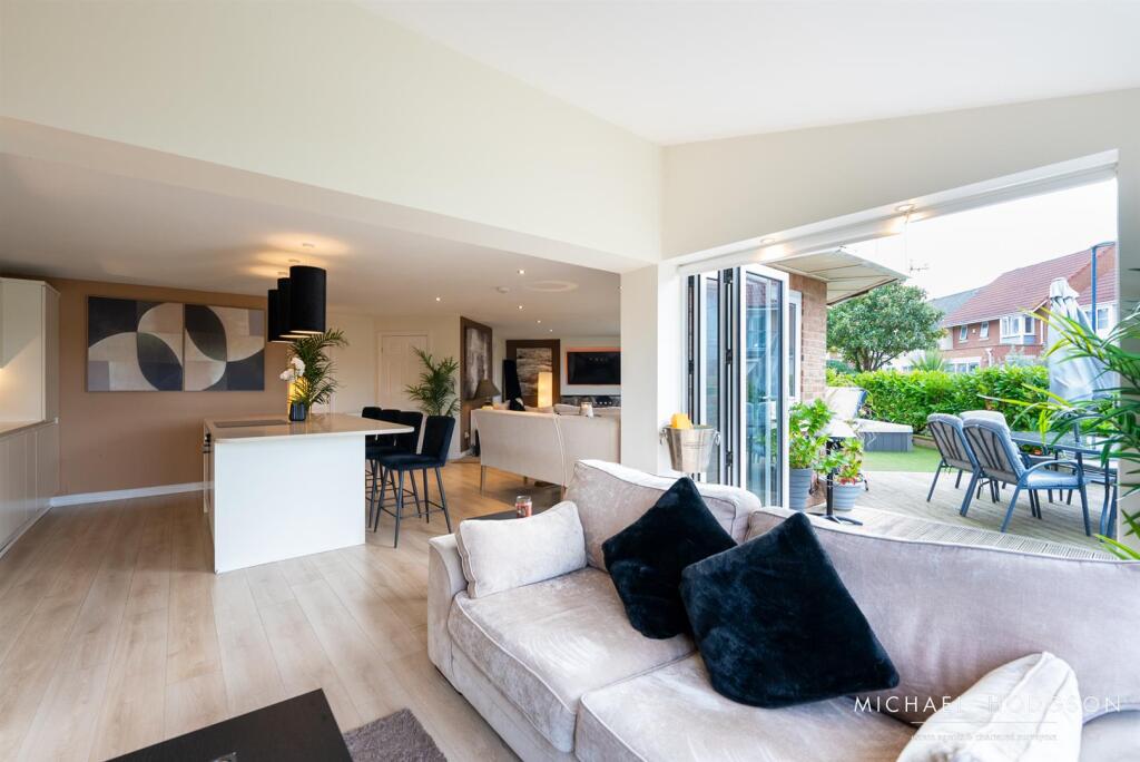 6, Normanby Court-23.jpg