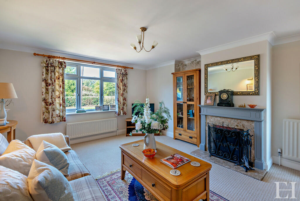 8623735-interiorW...
