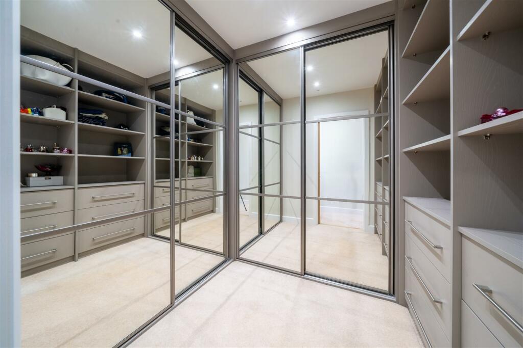 Bedroom 4-7.jpg