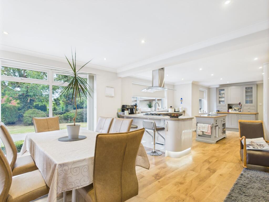 Kitchen / Lounge / Diner