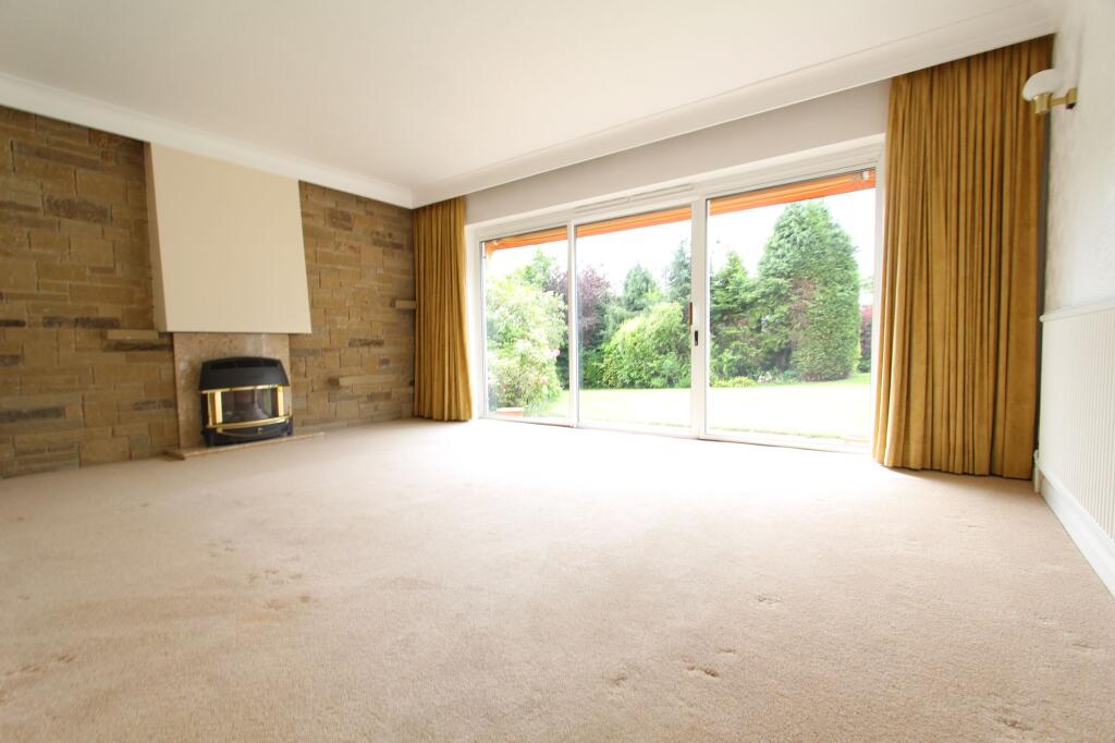 KITCHEN AND SITTING ROOM
