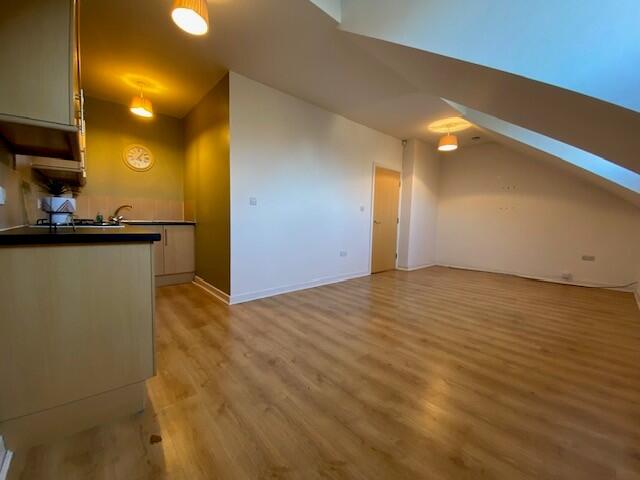 LOUNGE 1 T202512171226.jpg