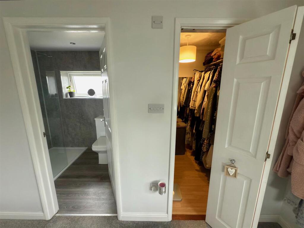 Walk In Dressing Room.jpg