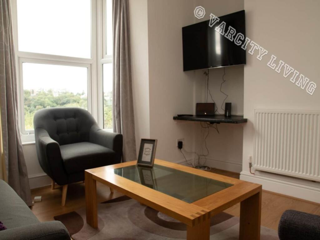 48Caellepa_livingroom1.jpg