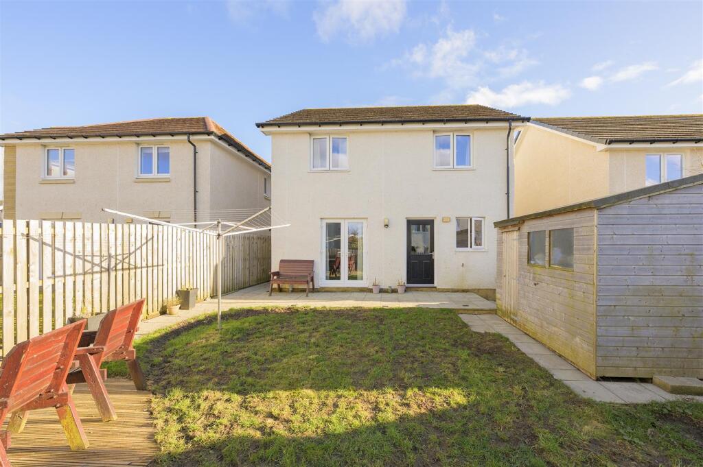 12 Russell Avenue 028.jpg