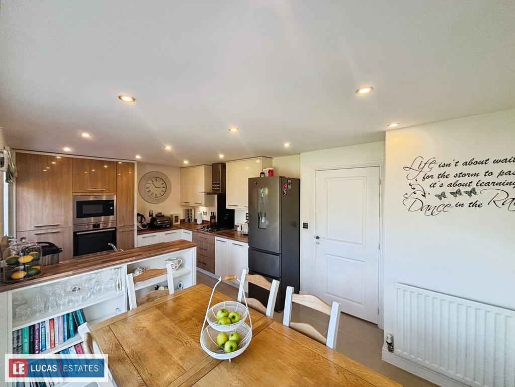 f1077485-11-4B3A-...