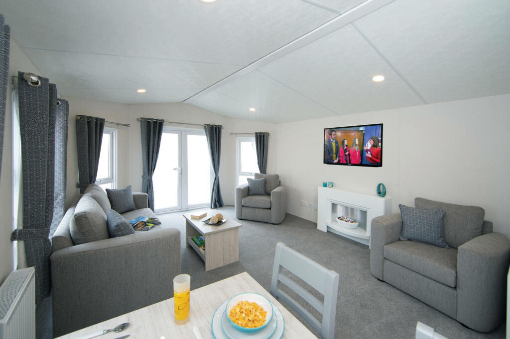 lang-lounge1-2000x1333