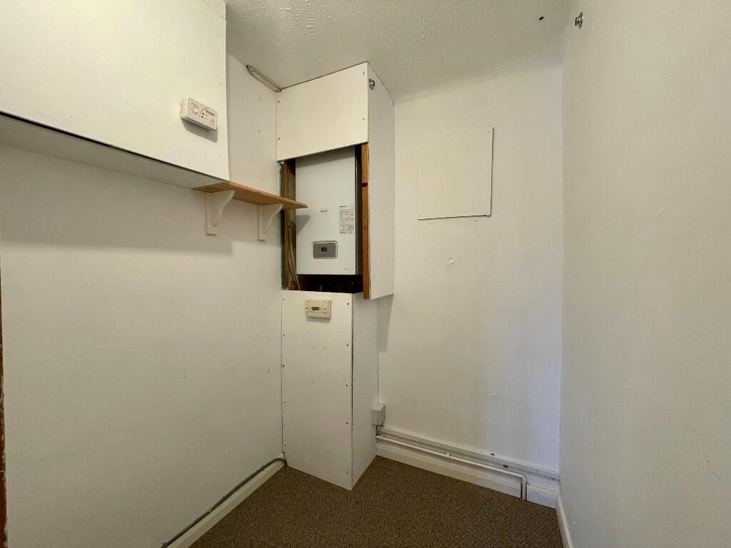 Study/Walk-in store