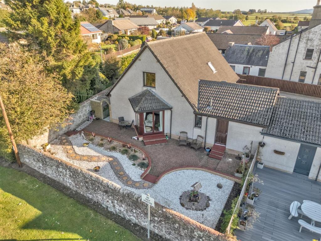 94D Glamis Road Kirriemuir-29.JPG