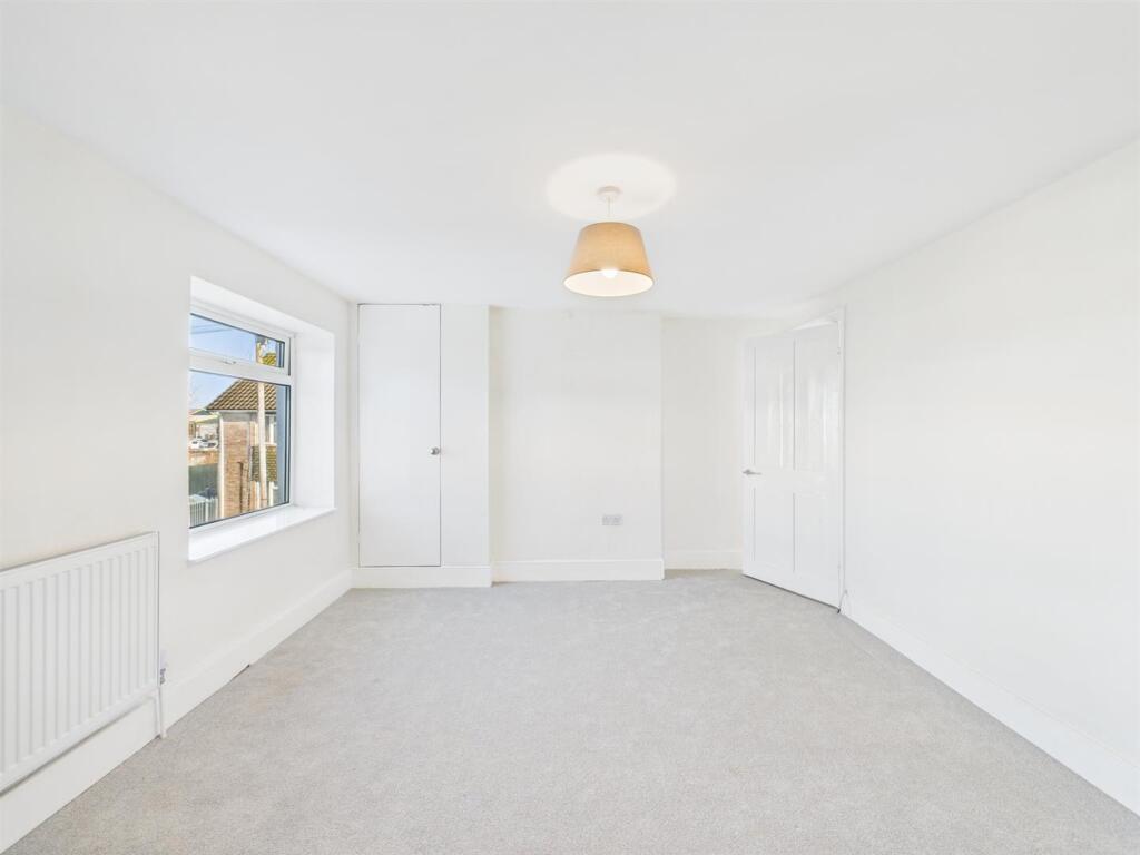 5 - 2 bedroom end-terraced house.jpg