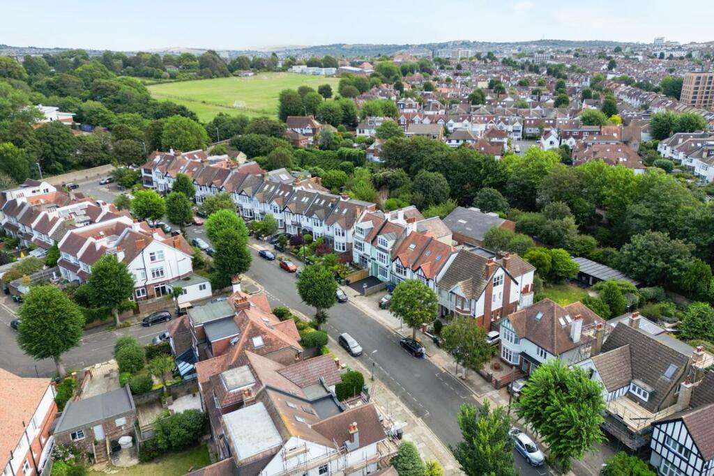 32-web-or-mls-FLAT 1 - 61 WILBURY CRESCENT FINISHE