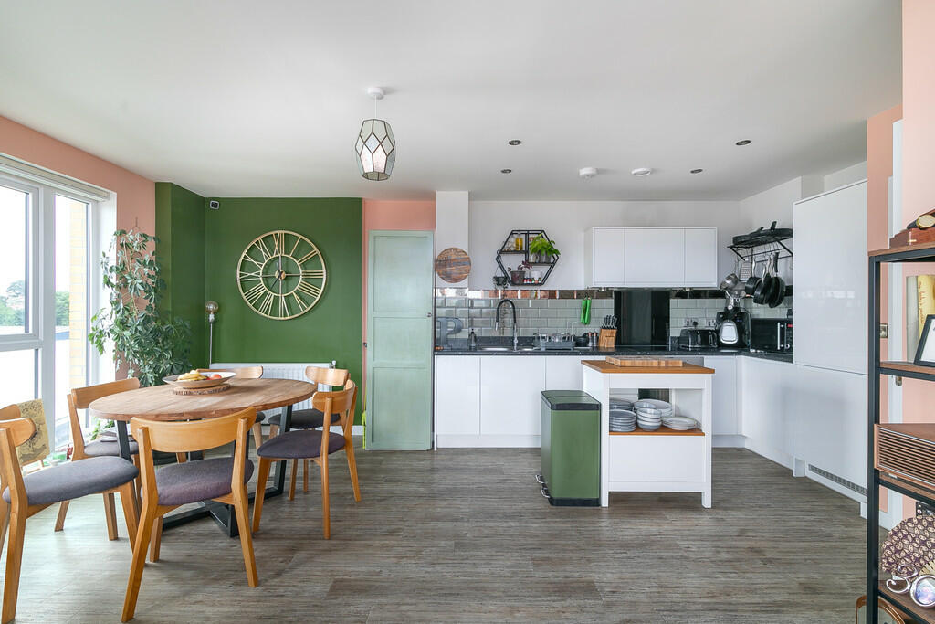 Kitchen/dining ar...