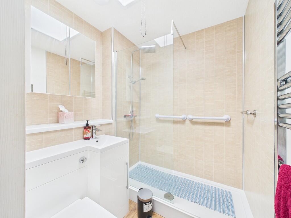 CAM02089G0-PR0560...