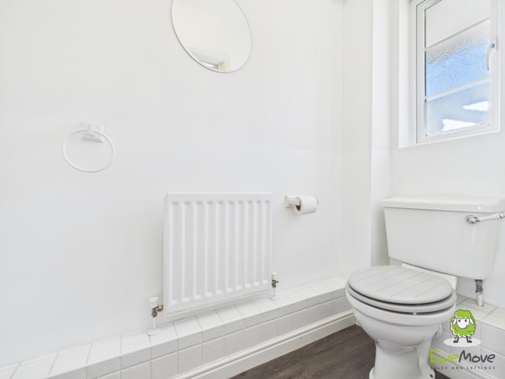 EweMove Basingstoke Highpath Way Downstairs Cloakr