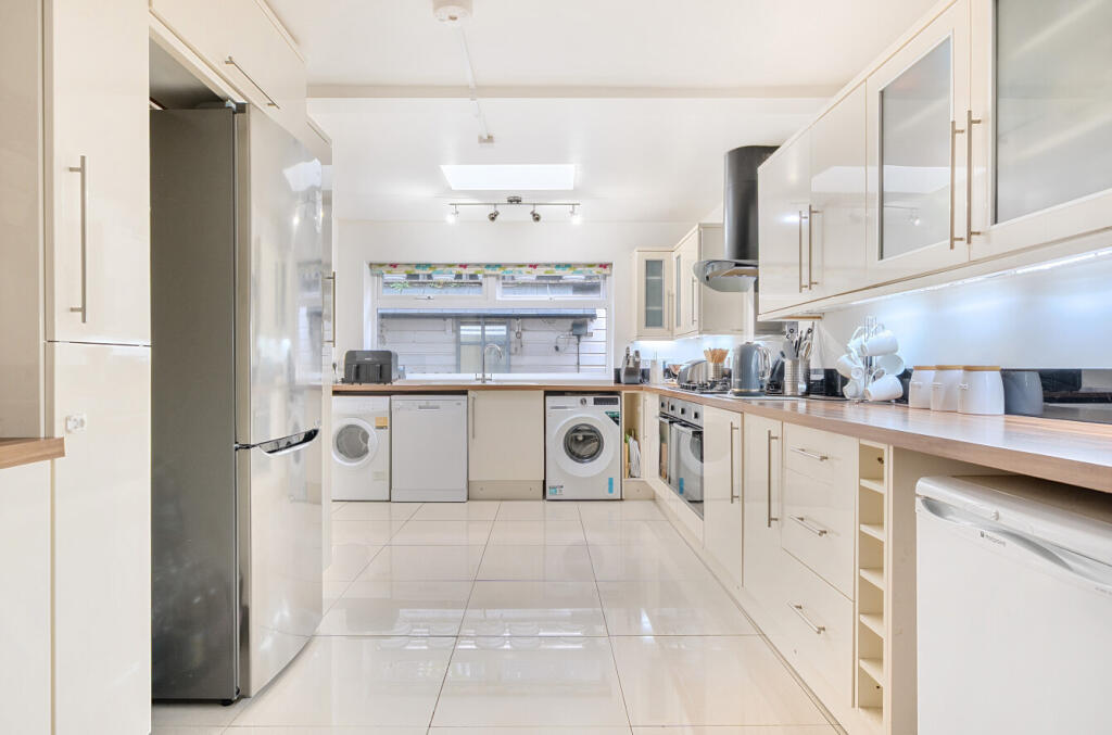 1365107-8-68f5f6f...