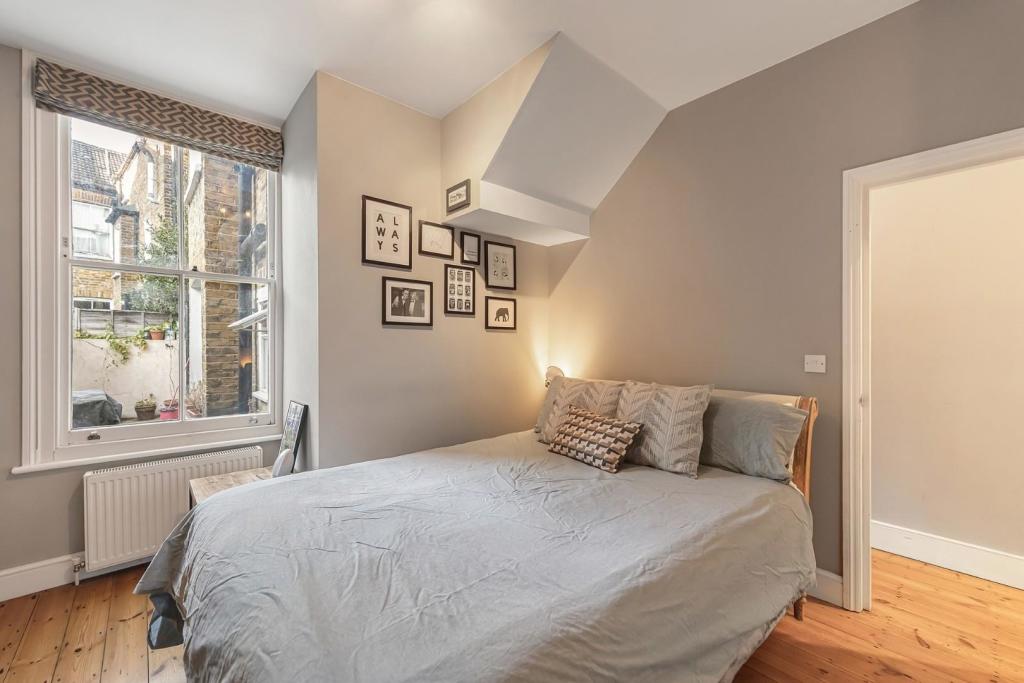 Bedroom (2).jpg