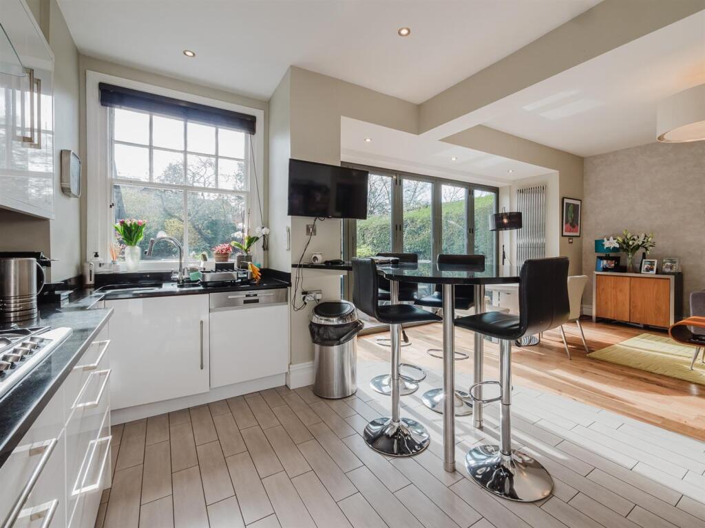 Live In Dining Kitchen