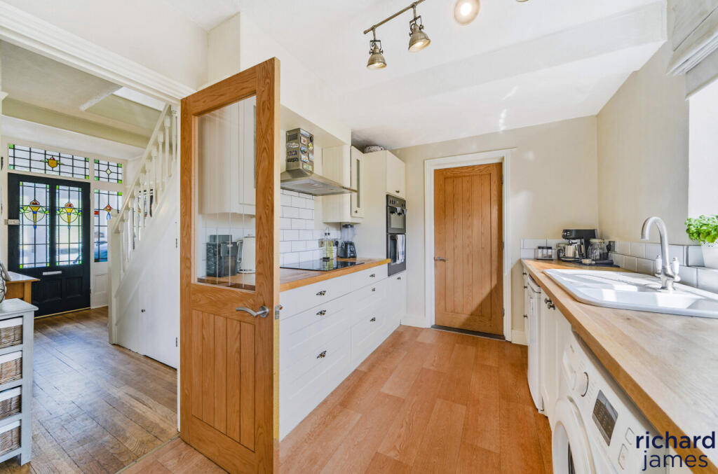 b66b77ec-ea90-47d...