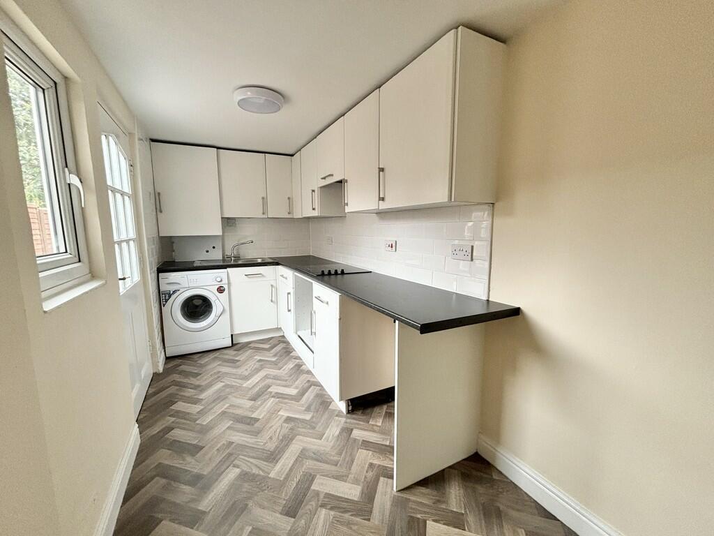 Kitchen/Breakfast...