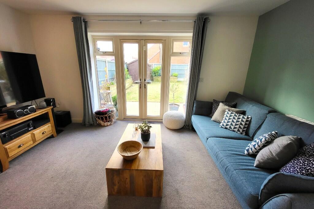 Sitting/ Dining (2) 