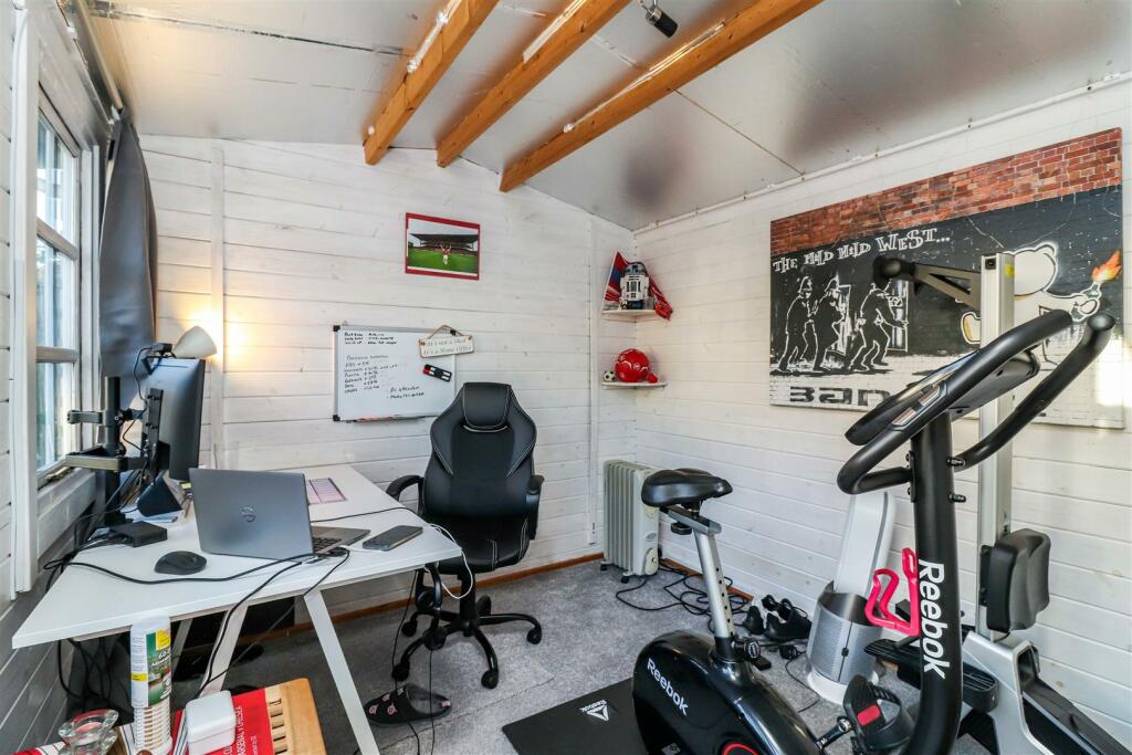 SUMMER HOUSE INTERIOR