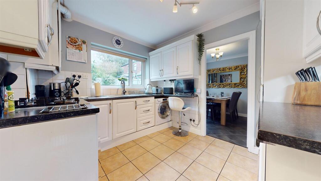 Holt Crescent - Kitchen