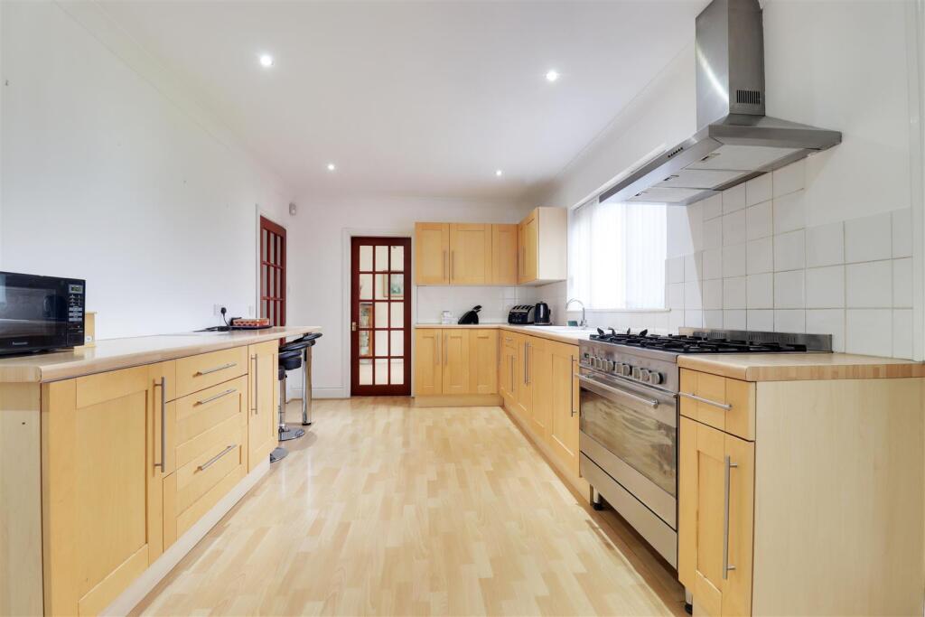 BREAKFAST KITCHEN