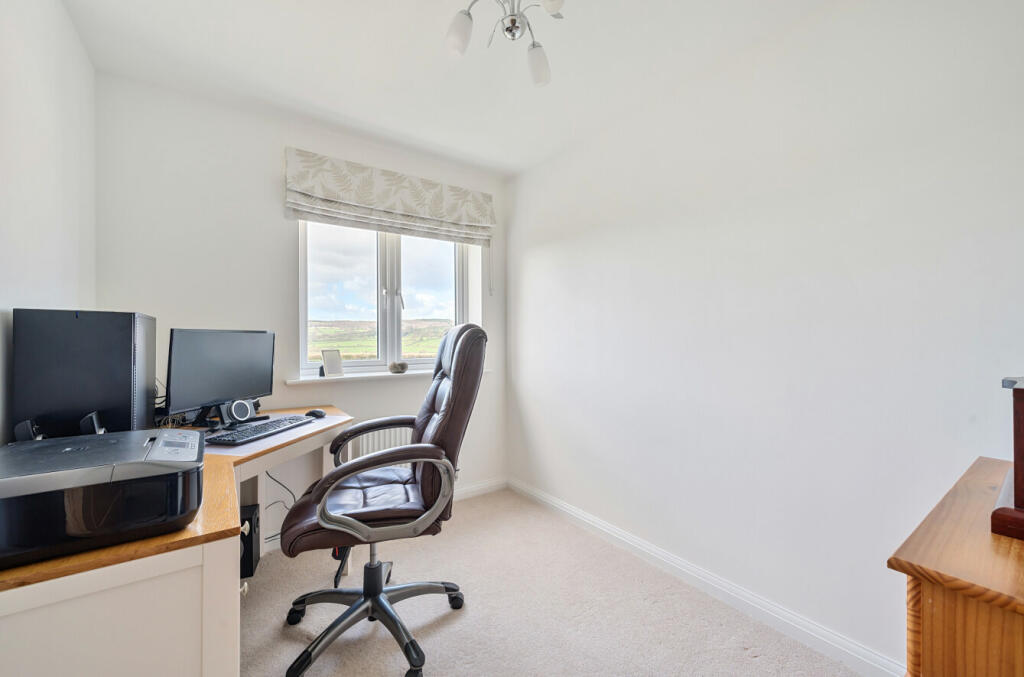 Bed 4/Home Office
