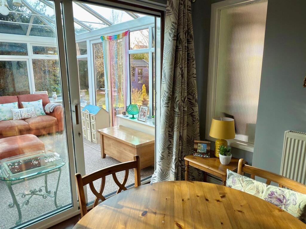 SITTING ROOM TO CONTRY.jpg