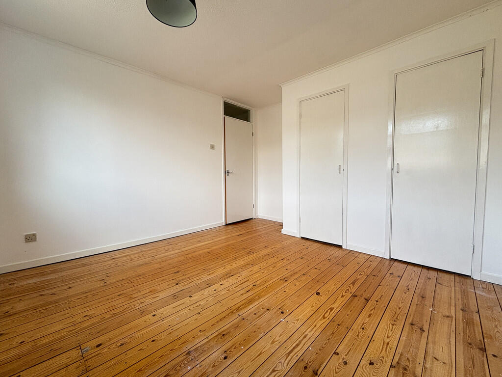Master Bedroom (3...