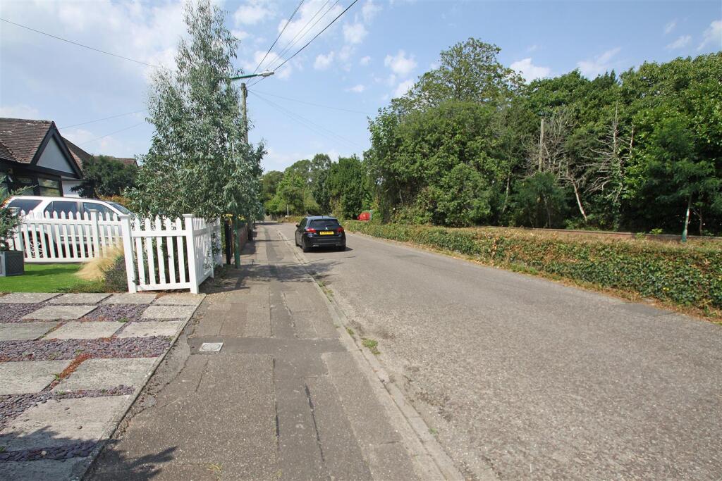 Street scene.jpg
