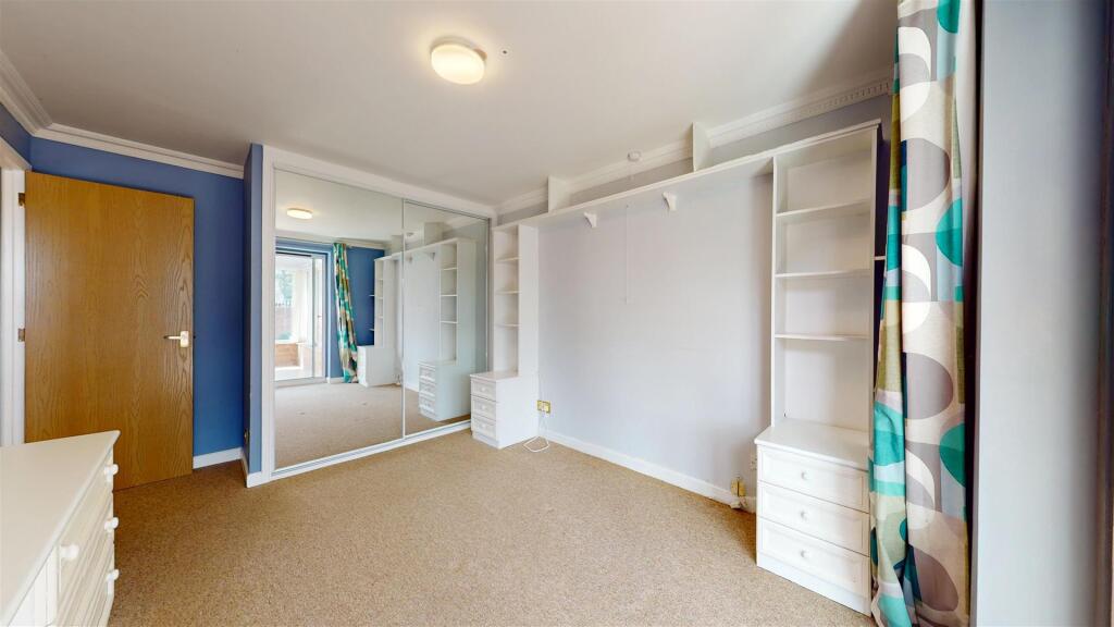 Willow Court 1 Bedroom One 2.jpg