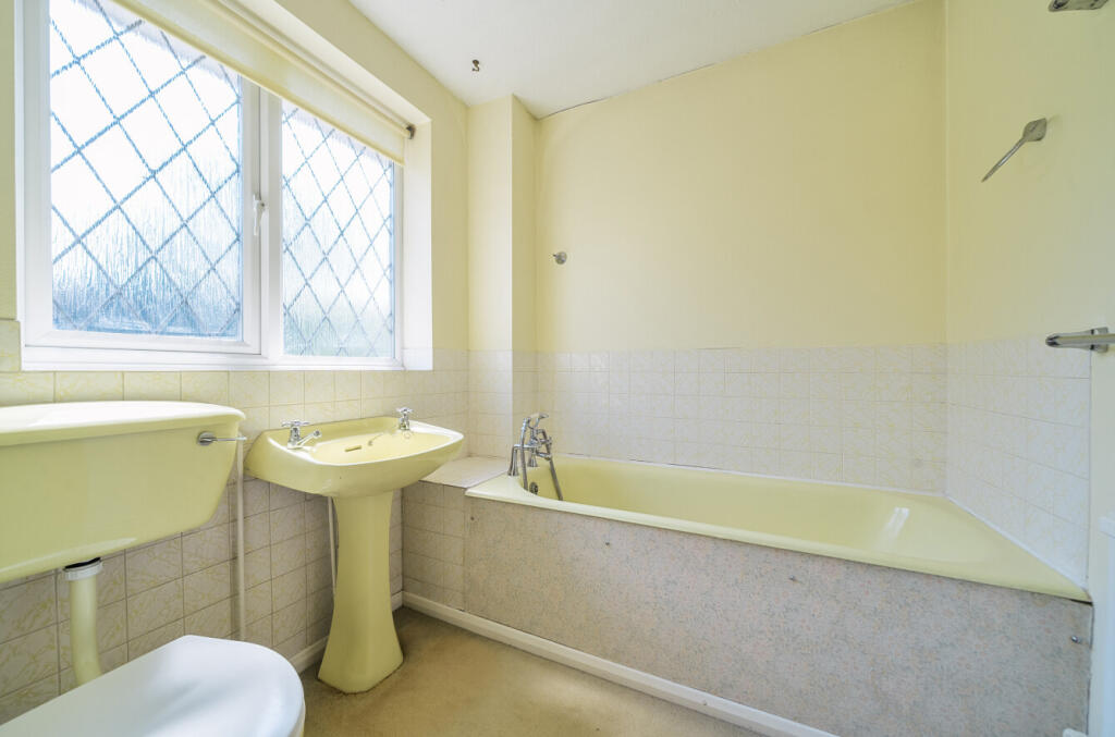 20-682320d813d92-...