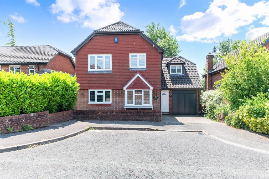 CHAUCER CLOSE,8- (1).jpg