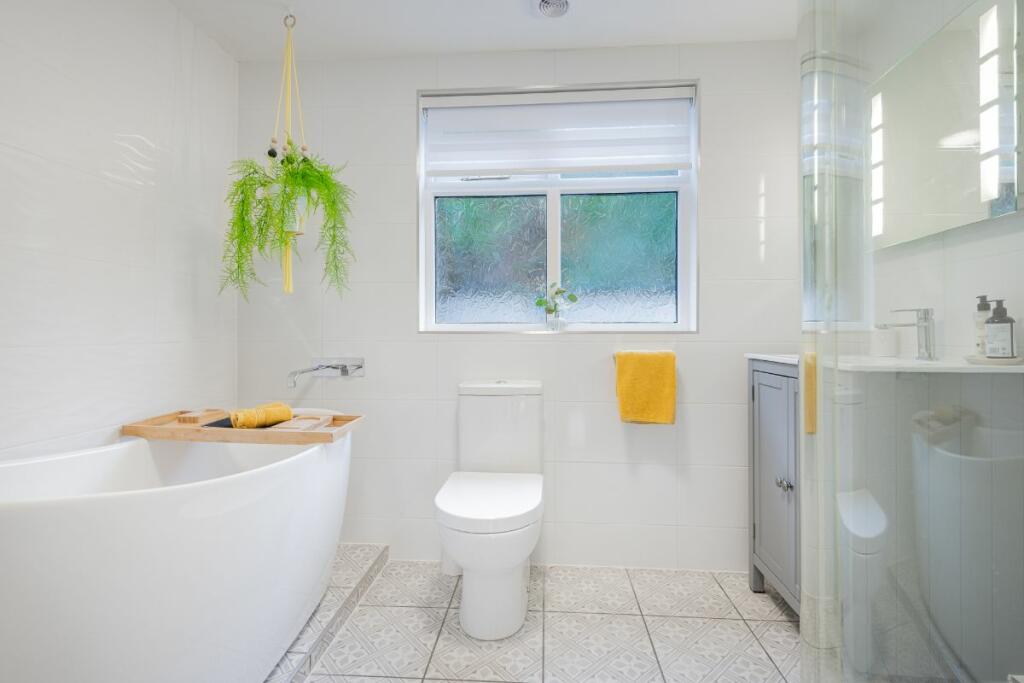 Annexe - Bathroom
