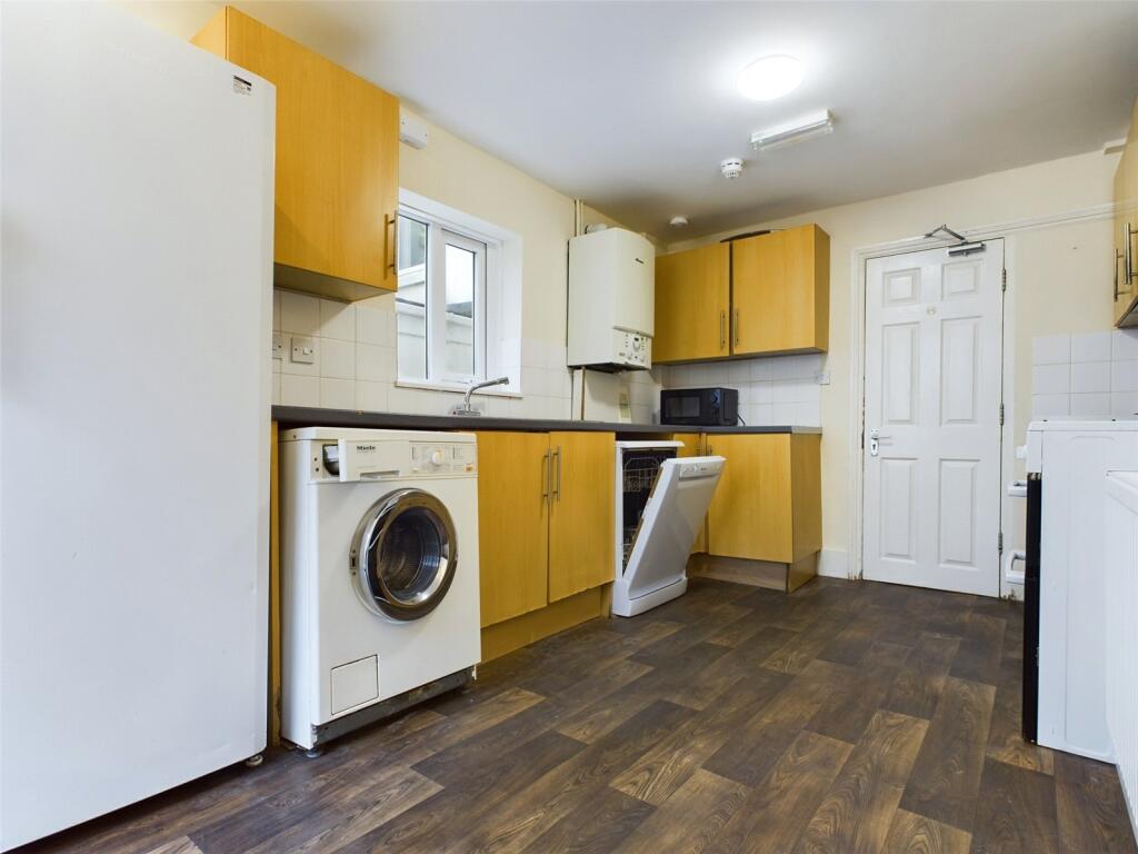 Kitchen-Room-To-Rent