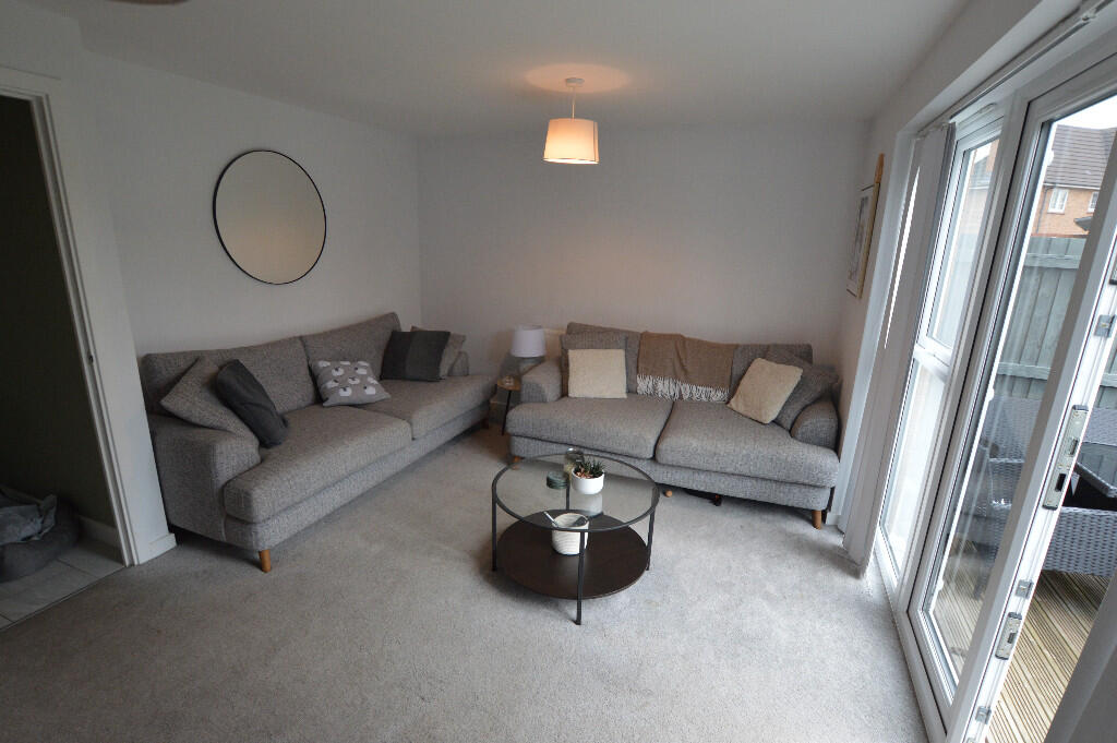 Lounge To Rear