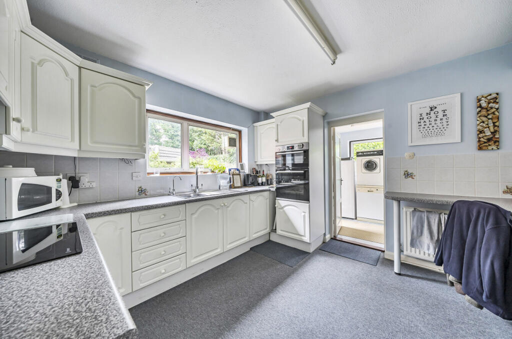 18-1324745-18-687...