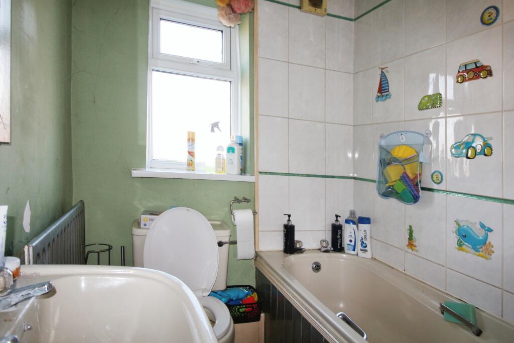 Bathroom Walkley.JPG