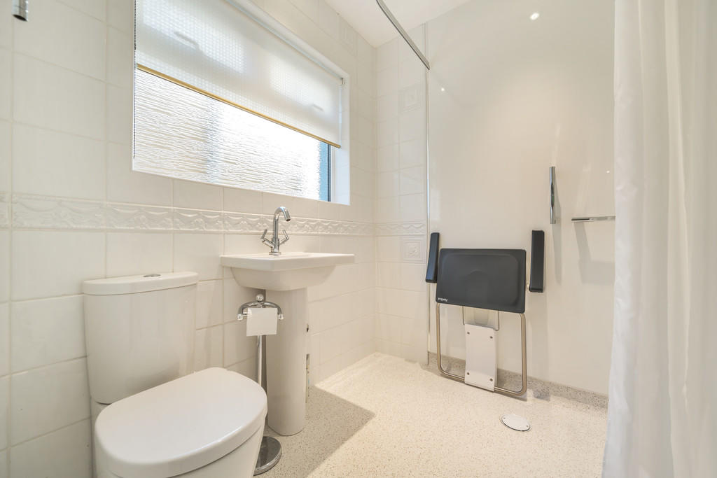 Shower Room - Gro...