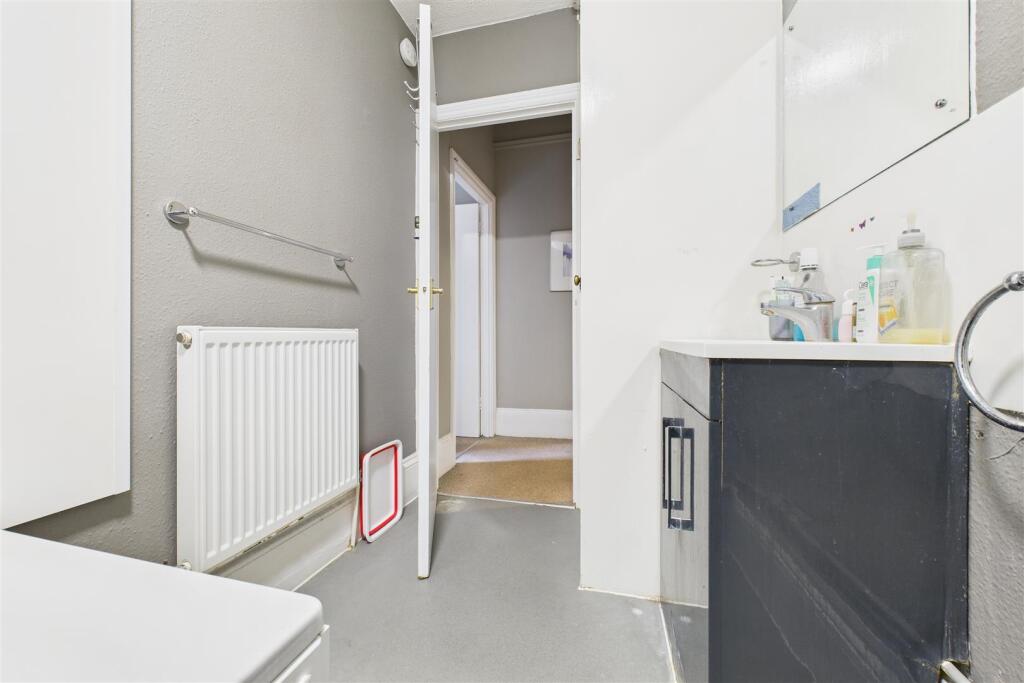 Flat 4, 21 Tyndalls Park Road, Clifton, Bristol BS