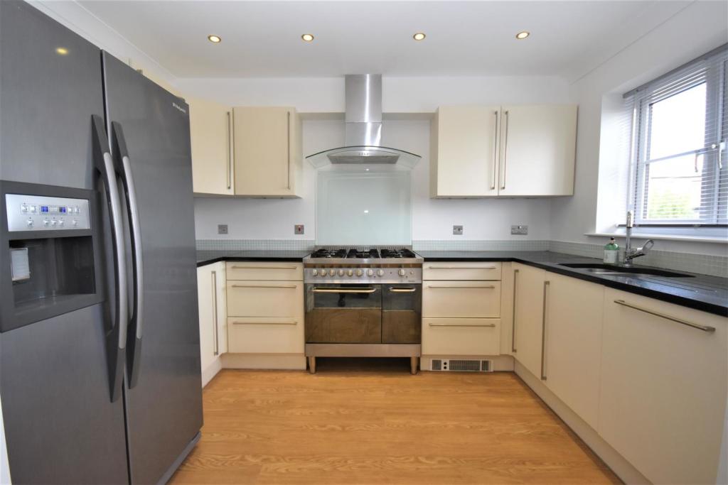 Kitchen..JPG