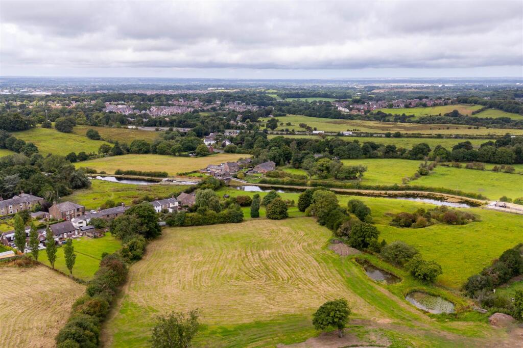 Aerial View - Surroundings