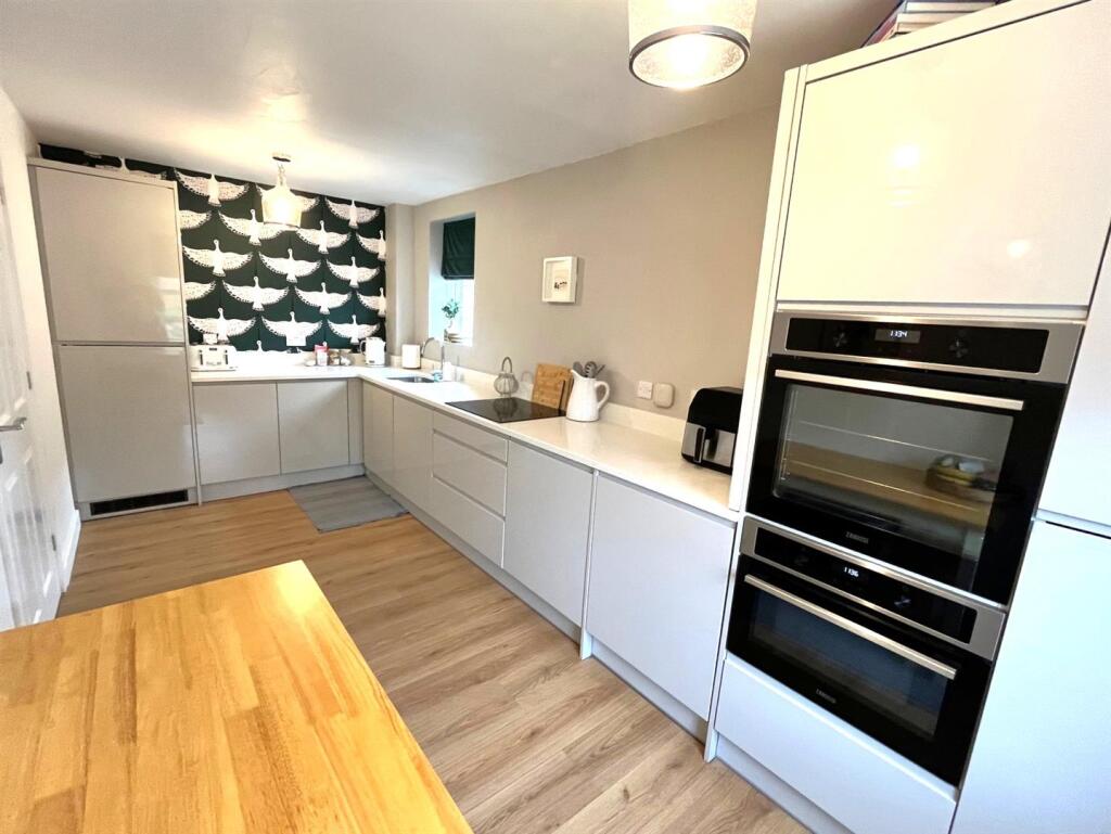 kitchen/breakfast room