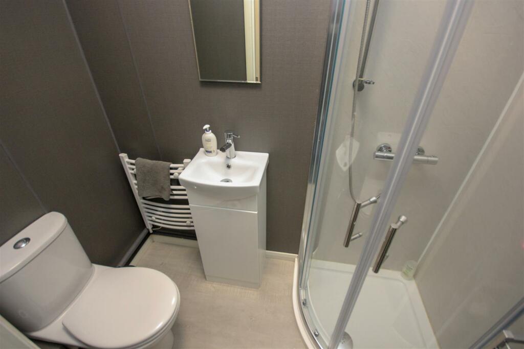 Shower room.jpg
