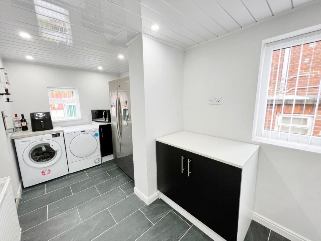 Utility Room 3.jpg