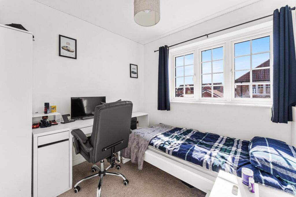11 - bed 4.jpg
