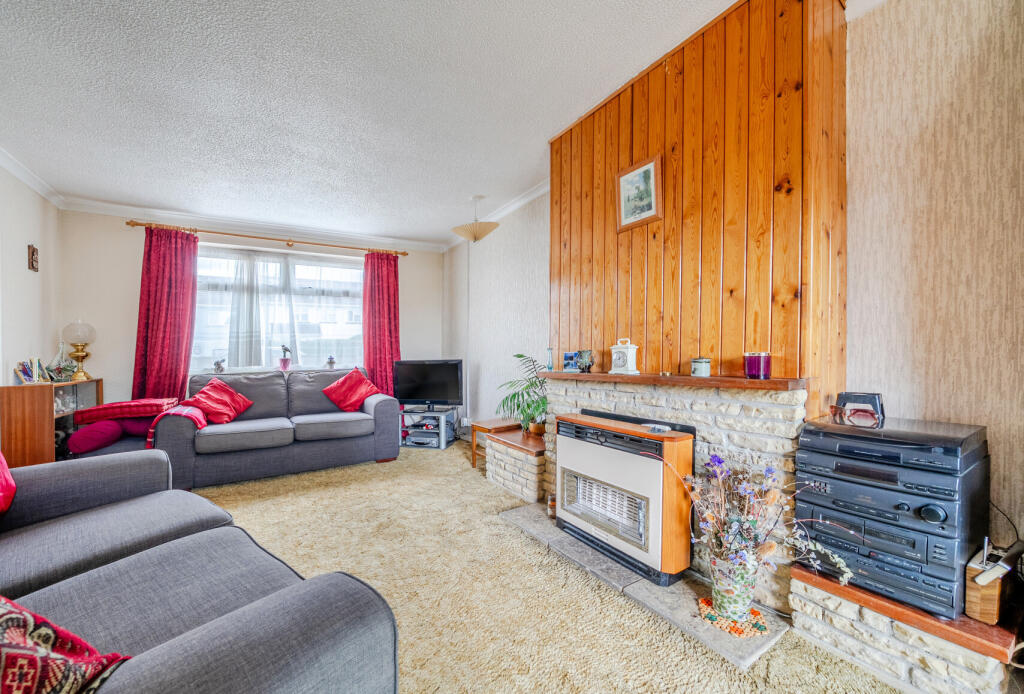 1329904-7-688a050...