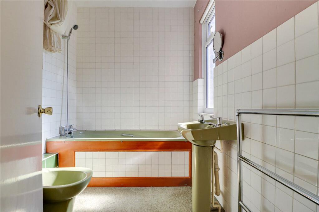 Ensuite